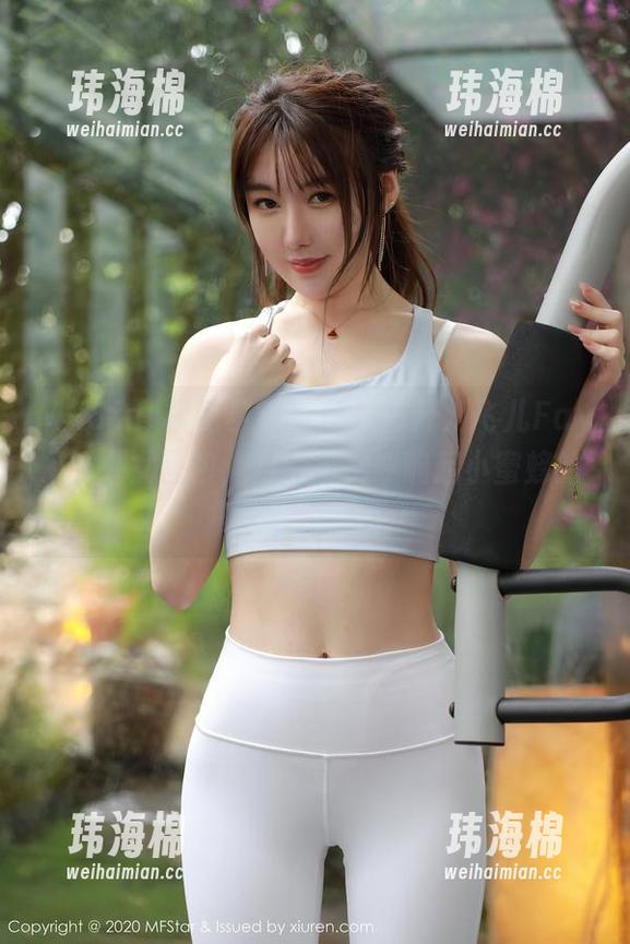 MFStar模范学院 - 每次翻开刘飞儿Faye的少女图包，脑海里都要响起小蜜蜂的嗡嗡声-玮海棉