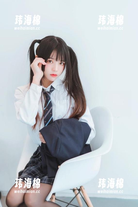 浓缩版肥宅少女，喵糖映画高清作品，能把你压在沙发上的那种！-玮海棉