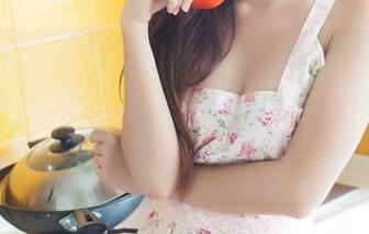 QingDouKe青豆客 - 伍月yuer的体操服写真，别人穿体操服还在卖萌，只有她在变魔术。