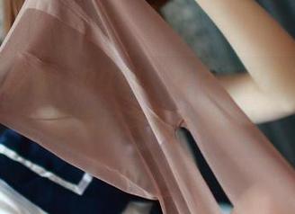最新作品集：ROSI，纯白不仅适合婚纱，你看这身影多动人！