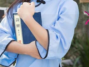 UGirls尤果网 - 看呀！尹菲的连衣裙高清合集，这妹子简直让人怀疑每一件裙子的超能力。
