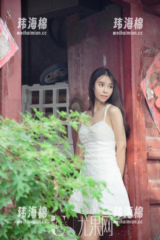 UGirls尤果网 - 高清视角下的阿依努尔瓦娅黑白，图库还在等什么？赶紧趁机划走吧！-玮海棉