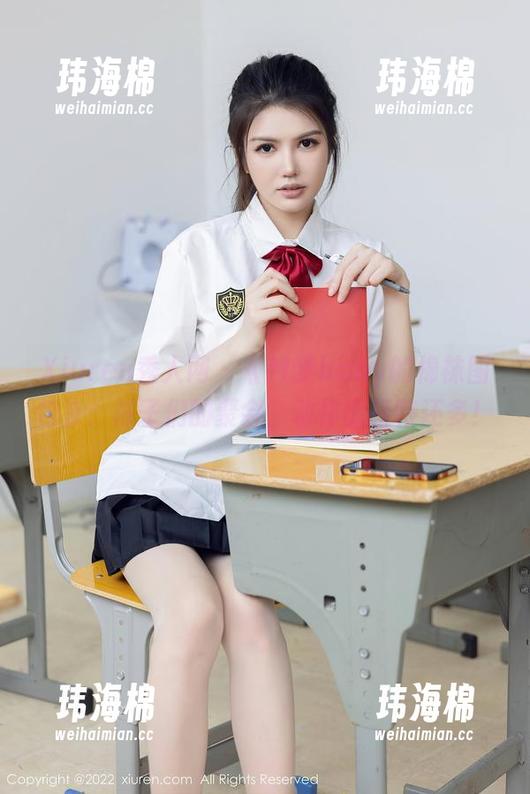 Xiuren秀人网 - 《M梦baby的棉袜图包》：袜子们的聚会，动作比模特还多！-玮海棉
