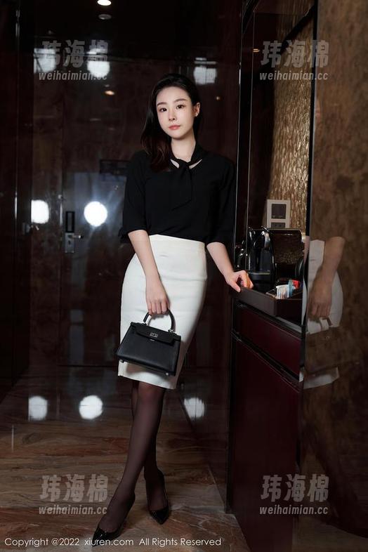 Xiuren秀人网 - 奈奈Fox的女孩们，原图隐藏的那种……微妙感▼-玮海棉