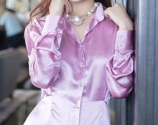 Xiuren秀人网 - 绕过图书馆，发现静颜宁的校园写真，逆天的生动