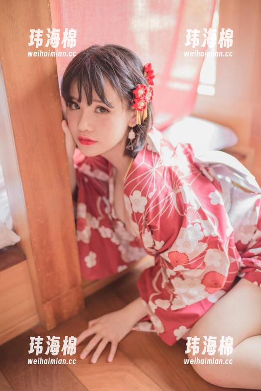 yoko夏宅在线合集里红色格子越看越有意思，可能是陷入自我深思？-玮海棉