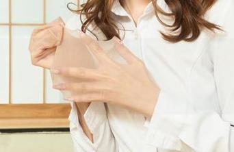 丽柜 - 子晴的私拍图集，女神的微妙时刻，不小心陷入了自恋？