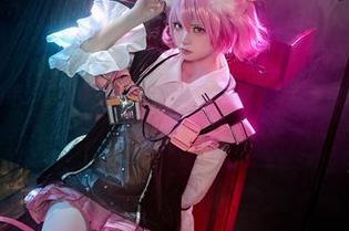 抓紧双神的手：下载伊喵_Master的写真，专属双倍快乐直达你心！