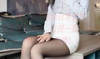 嗲囡囡 - 夏小秋秋秋的日常图包，全部内容满满都是反差萌，值得一看，趁着单身学生党横着划！