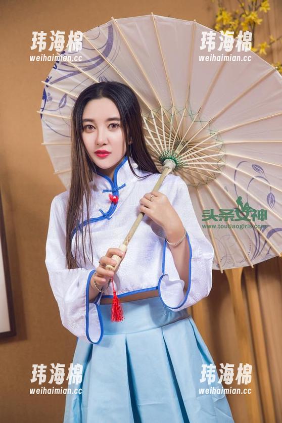 头条女神 - 新一届的女王评选？本期图库精选——娜露，稳坐宝座！-玮海棉