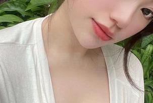 微密圈 - 这套奶宝妹纸的美图，暮色玫瑰让人心猿意马，看看吧！