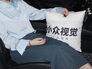 小众视觉 - 这圆圆的“白丝”真心推荐给大家，图库的精选作品就是让人爱不释手。