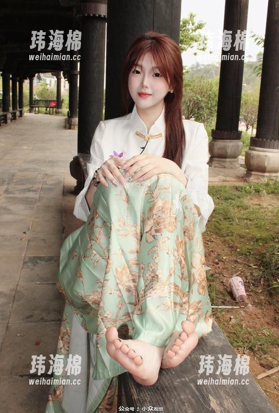 小众视觉 - 惠子全套旗袍，这件作品似乎有种让人心里微微旖旎的魔力-玮海棉