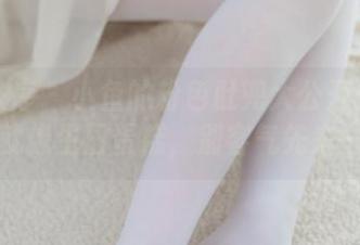 少女秩序 - 小鱼的粉色肚兜大公开：免费套图就像生日蛋糕，别客气先来一块！