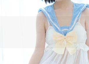 少女秩序新作，沙发上的黑丝原图，真让我想多喝几杯咖啡。