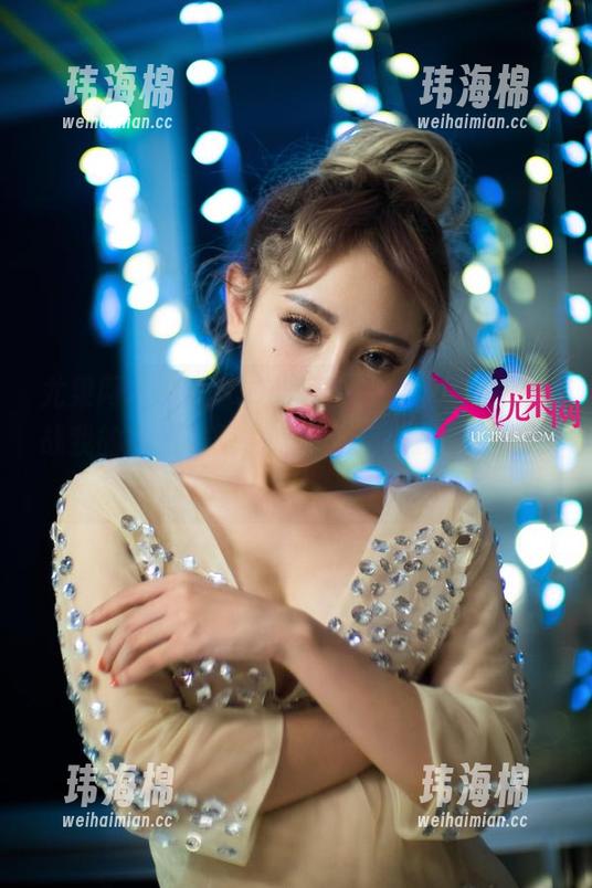 尤果网 - 毛COCO的短裤图包，似乎在挑战我的审美极限，哈哈，搞得我都有点晕了。-玮海棉