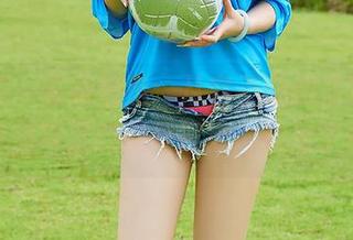 尤蜜荟 - 写真精选：从容不迫的潘琳琳，闲庭雅致里的度假日常，活出了优雅