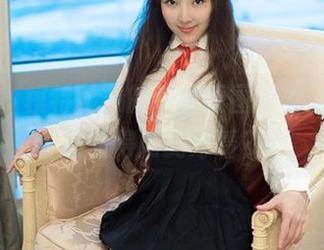 推女郎 - 模特林夕的那些原图，办公室怎么扭曲得如此好看？