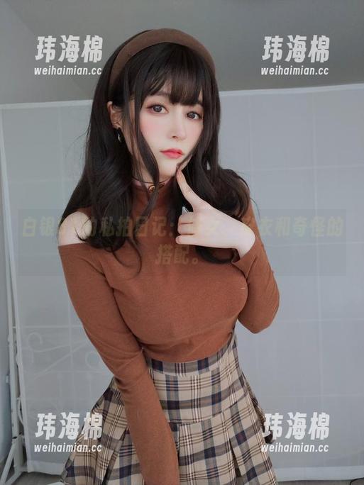 白银81的私拍日记：修女、皮衣和奇怪的搭配。-玮海棉