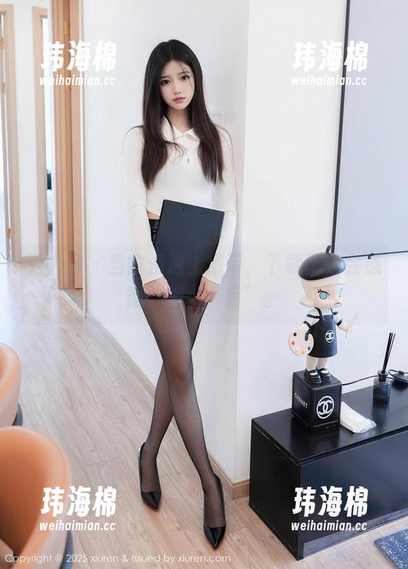 秀人网 - 当俞漫遇上吊带，下载了你会感慨一声‘真香’。-玮海棉