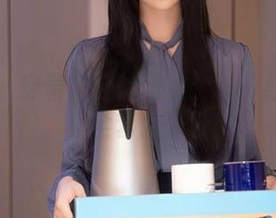 秀人网 - 穿着拖鞋的优雅：孔一红居家写真全套大公开