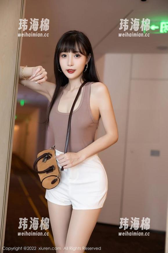 秀人网 - 是小逗逗的裸足，怎么能不百度？放心，下载是免费的！-玮海棉