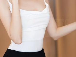 秀人网 - 优雅女友与狂野梓萱Crystal的写真：你懂的