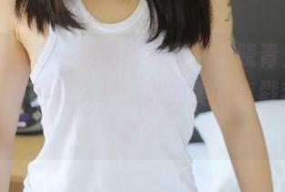 美媛馆 - 这一组高清写真，杨晓青儿的纯白里，有种让人想沉默的美，直戳我的眼睛。
