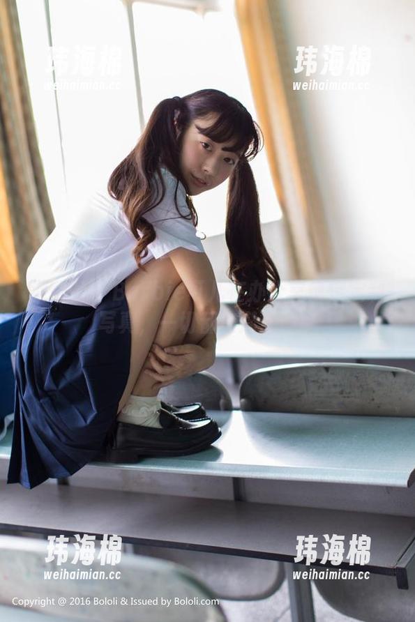 菠萝社 - Barbie可儿在办公室锁定定制写真，一切都在潜台词中-玮海棉