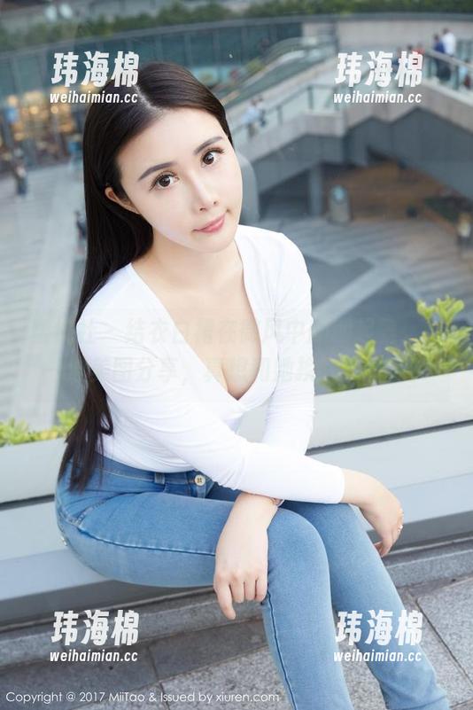 蜜桃社 - 结衣白裙在微风中翩翩起舞，来一波美图分享，真想和她换一下衣橱！-玮海棉
