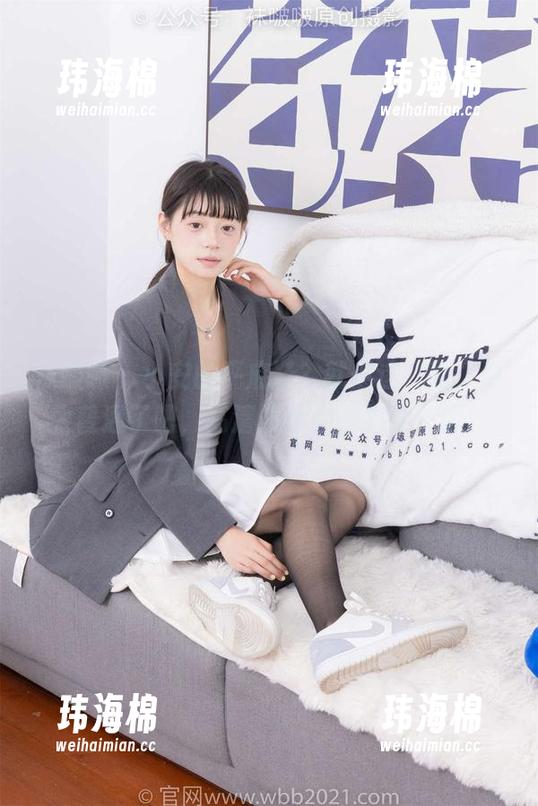 袜啵啵 - 小安的平底鞋？就你这几款，也太普通了吧，高清照片倒是拍得不错！-玮海棉