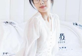 袜啵啵 - 校园的每个角落：糯米的原图与图册趣味解读