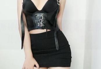 过期米线线喵的凳子女仆合集，独特姿态让人惊叹，这凳子不一般！