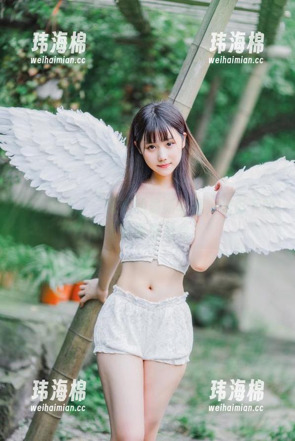 一定错不了，镜酱的最新写真，光影下的女王颠覆你想象。-玮海棉